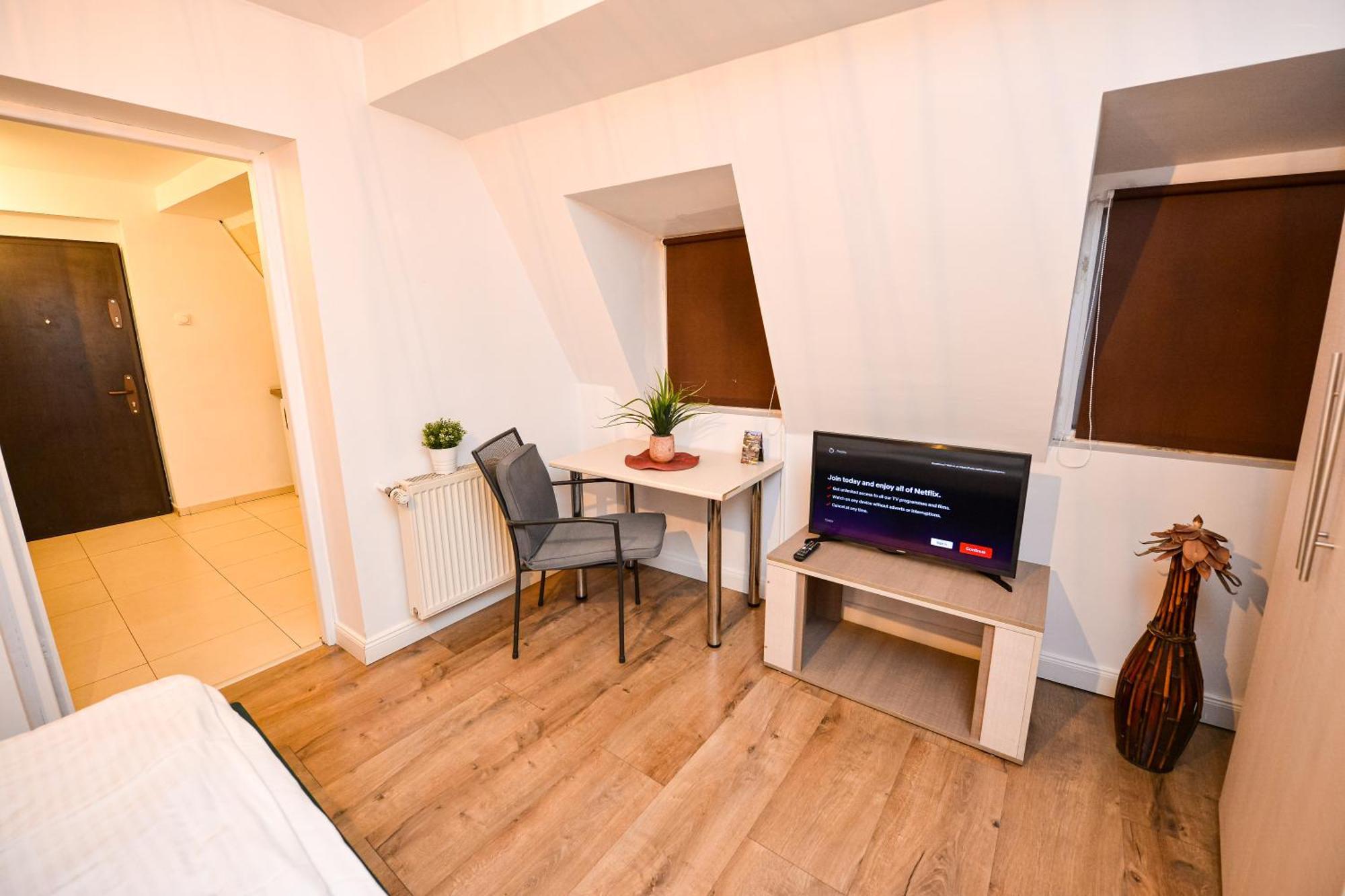 The Lincoln Suites - Central Shabbat Friendly Apartments Bukarest Exterior foto