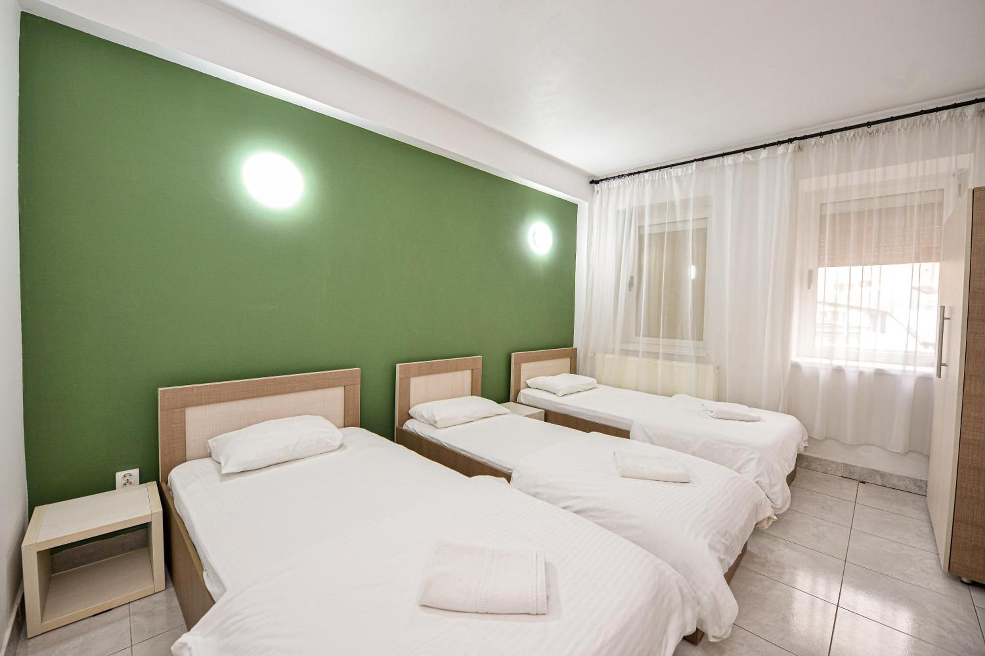 The Lincoln Suites - Central Shabbat Friendly Apartments Bukarest Exterior foto